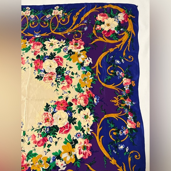 •Vintage Ann Klein Vera Silk Floral Signed Scarf 34 1/2 X 34 1/2” Made In Japan - Picture 4 of 9